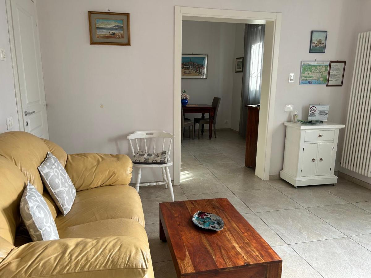 Casa Vacanze Diana Viareggio Buitenkant foto