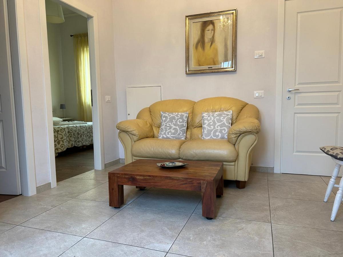 Casa Vacanze Diana Viareggio Buitenkant foto