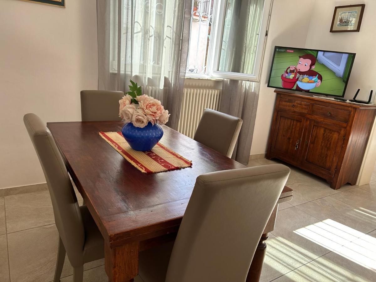 Casa Vacanze Diana Viareggio Buitenkant foto