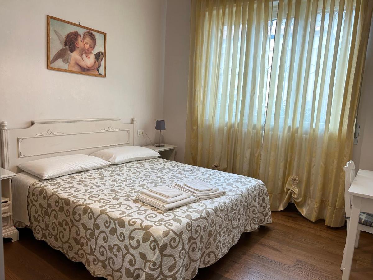 Casa Vacanze Diana Viareggio Buitenkant foto